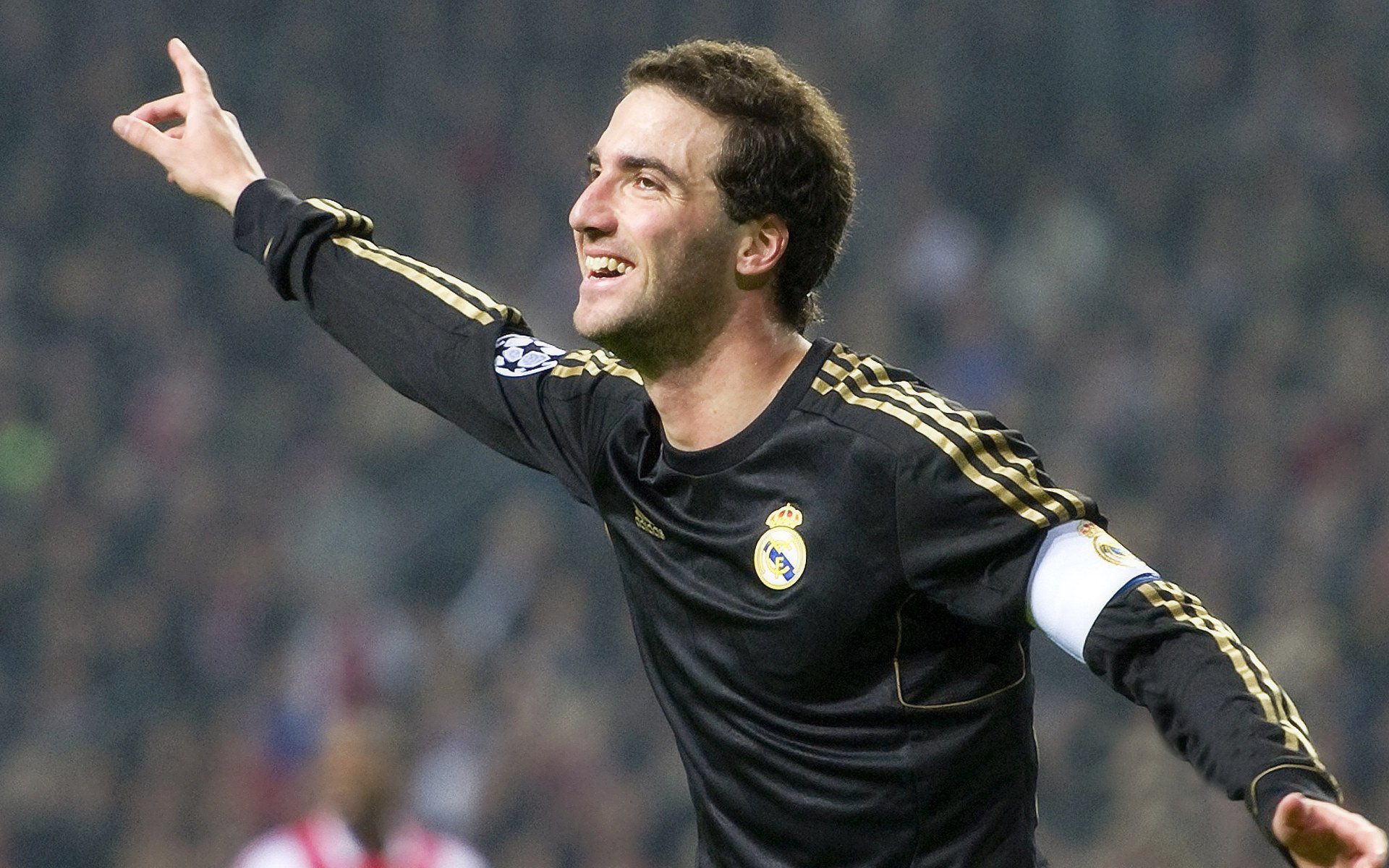 开云下载-伊萨克绝境接管！多特蒙德压哨屠龙，利物浦功败垂成之夜