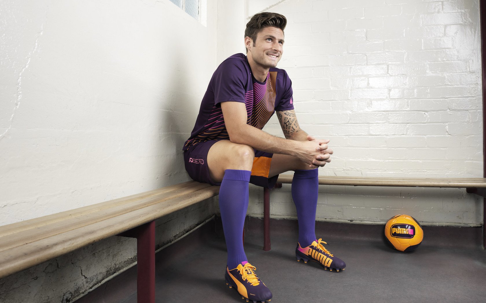 开云体育app-当F1引擎咆哮街头，篮球场上的赛道压制为何更令人窒息？从一场跨界视角看篮网对北京的绝对统治